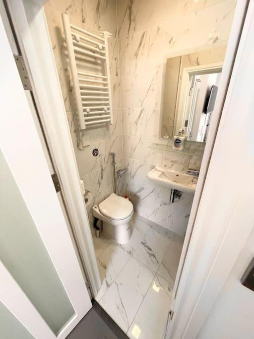 Entire Apartment hosted by Pius