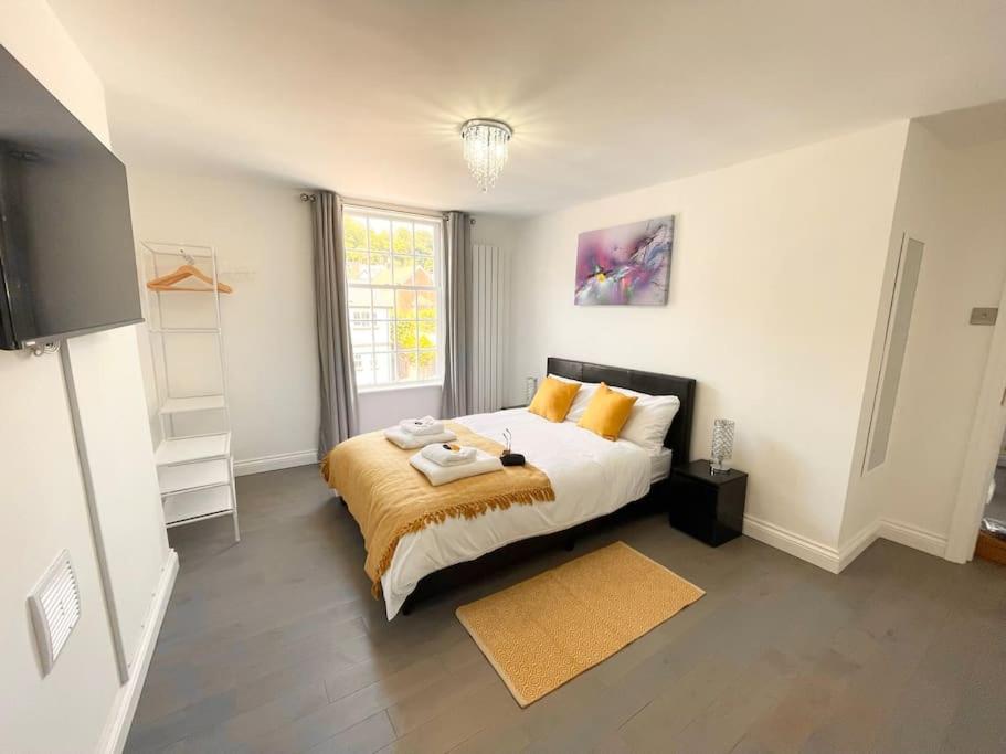 Entire Apartment hosted by Pius