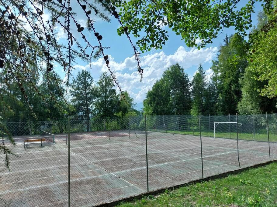 Tennis court