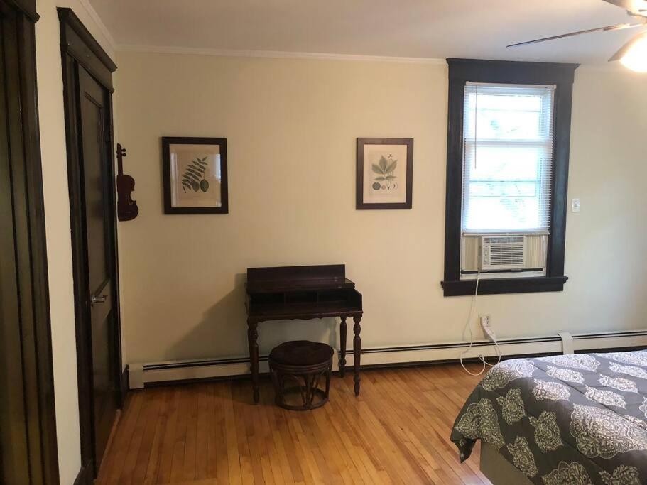 Walk to Downtown Salem