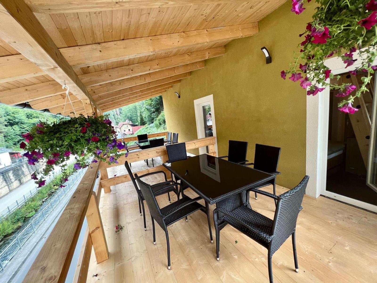 Quadruple Room with Mountain View