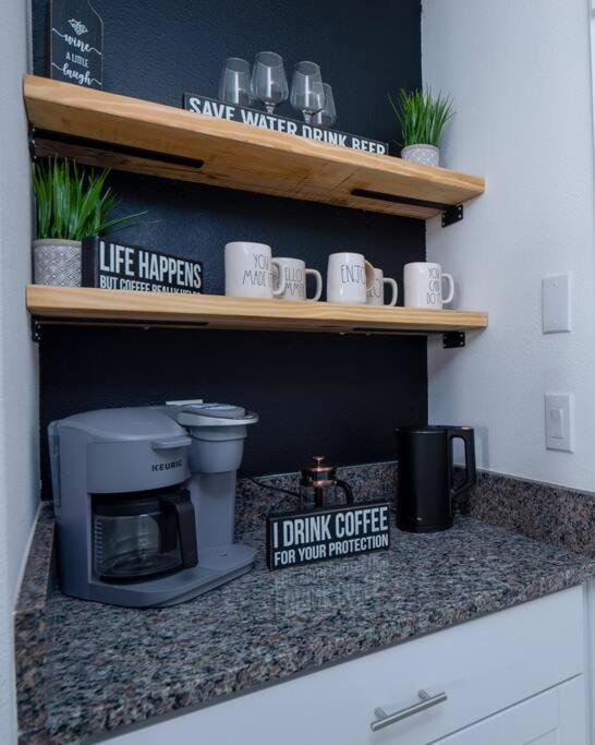 Modern Oasis! 3BR Townhouse in a Lagoon Community