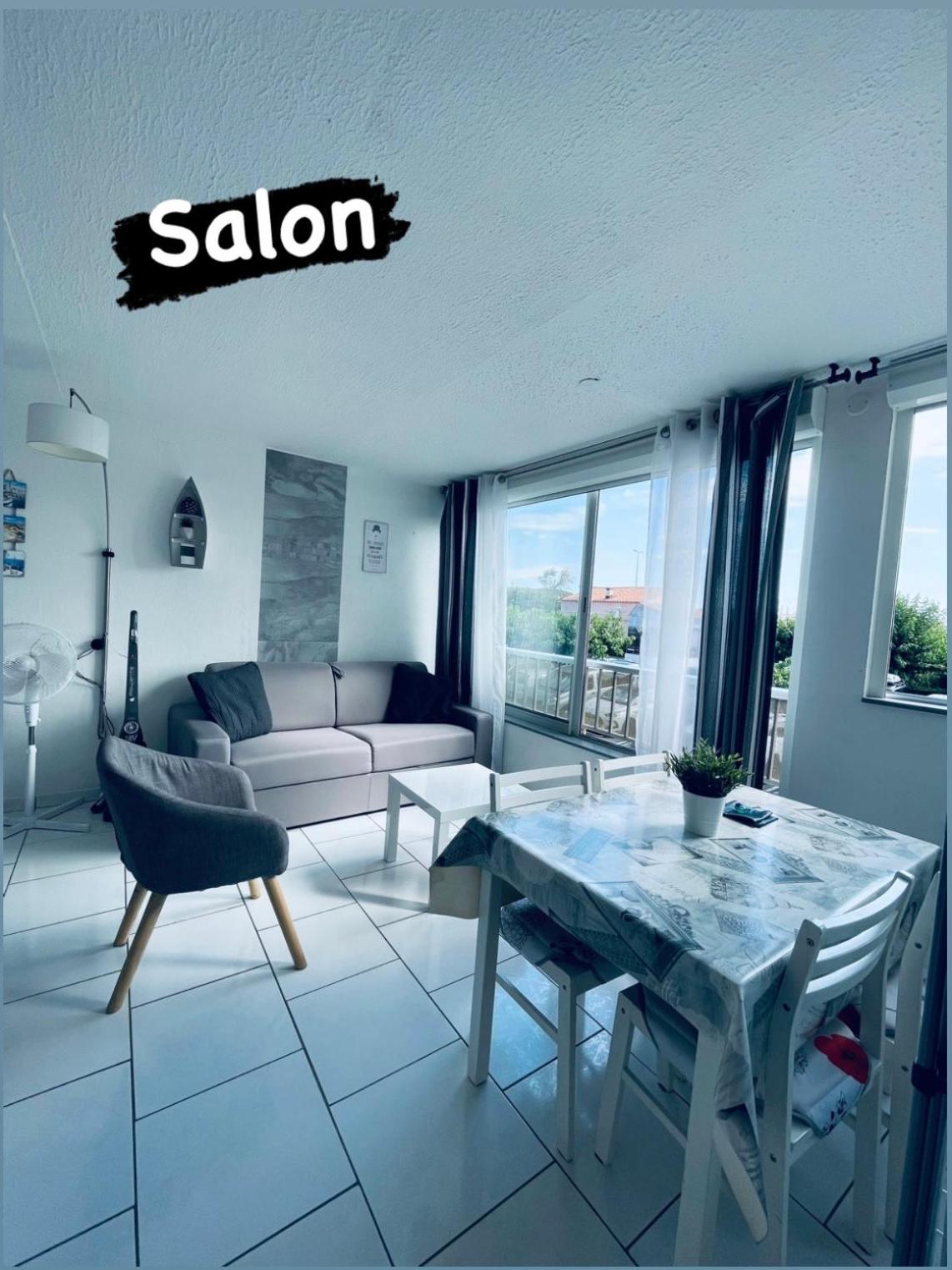 Superbe appartement 6 personnes avec piscine secteur Richelieu, à 400m de la plage et à 650m du centre port