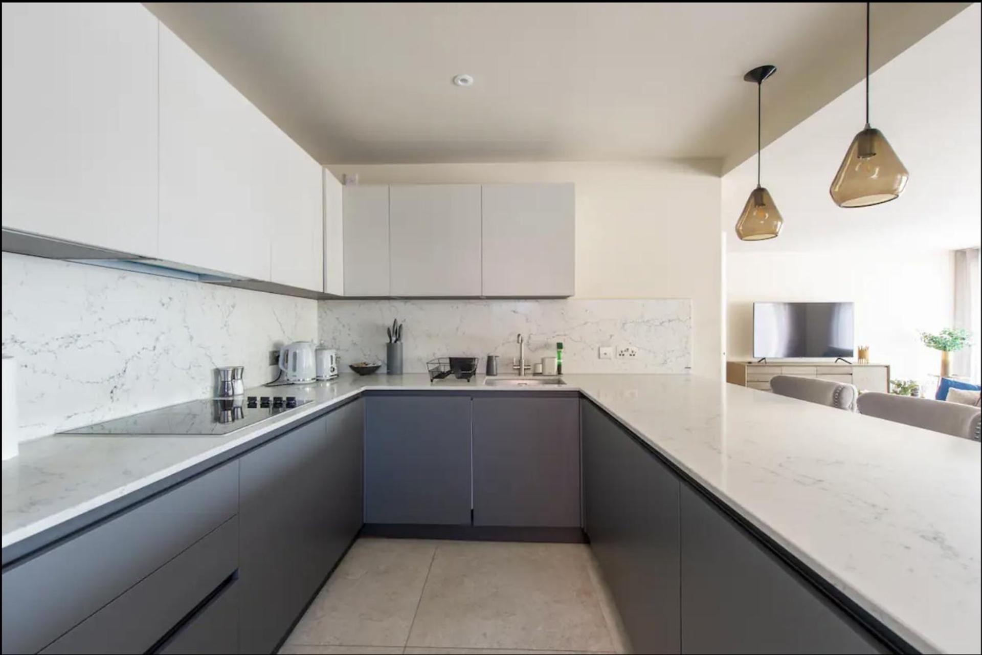 2BD, 2BA Urban Oasis CHCL F4