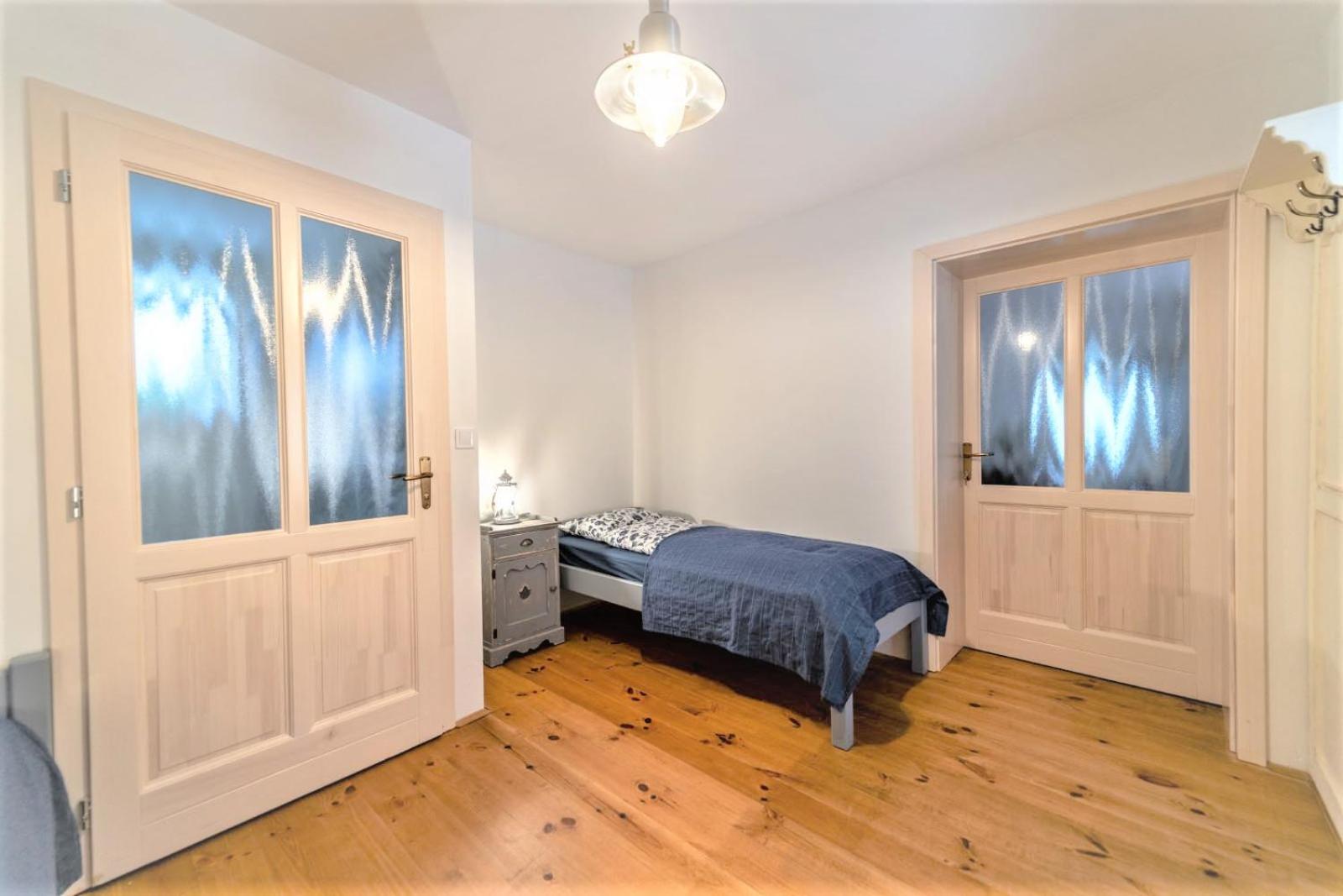 Apartment with Shower