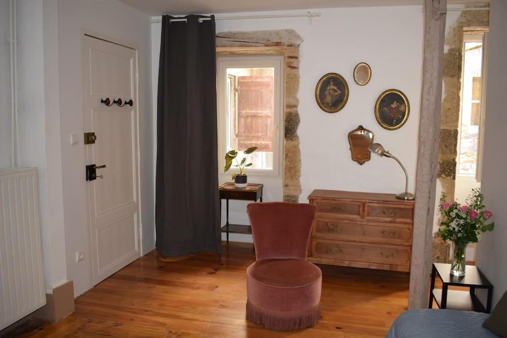 Appartement avec accès piscine et jardin dans hôtel particulier