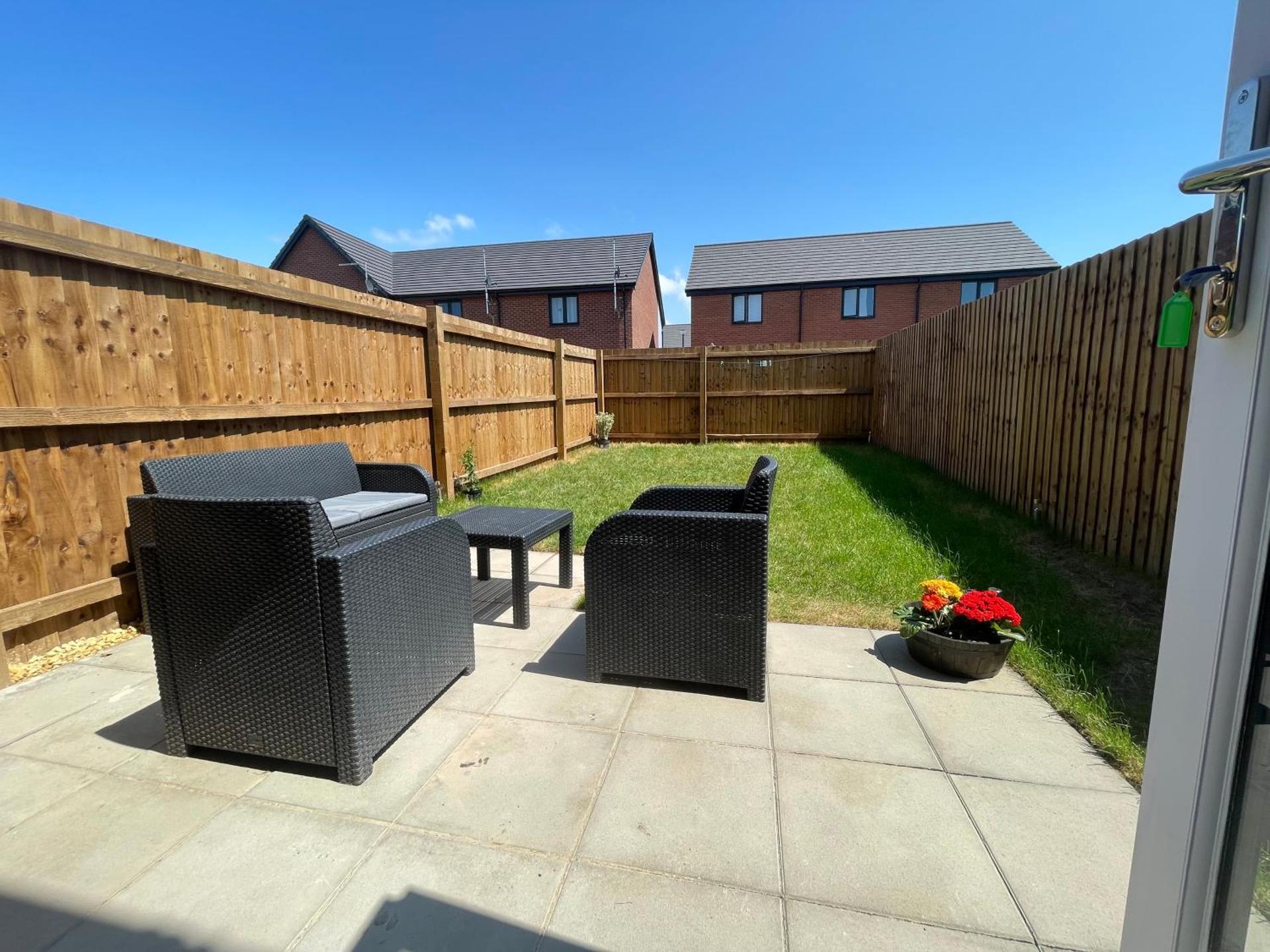 Barry Waterfront Stays - ENTIRE 3 BED PROPERTY