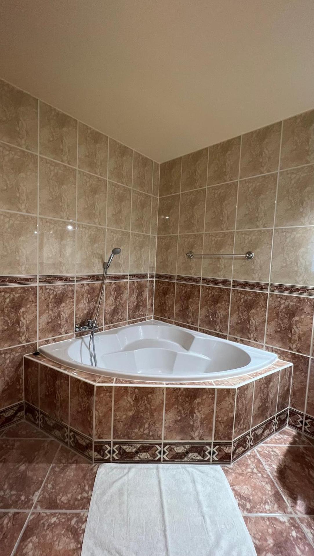 Holler Vendégház II.