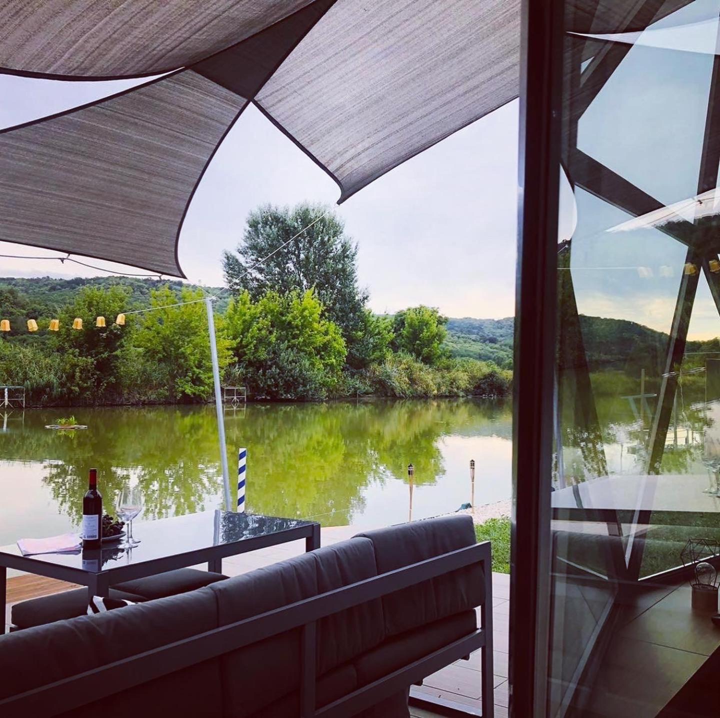 DOMEGLAMPING at FISHINGLAKE