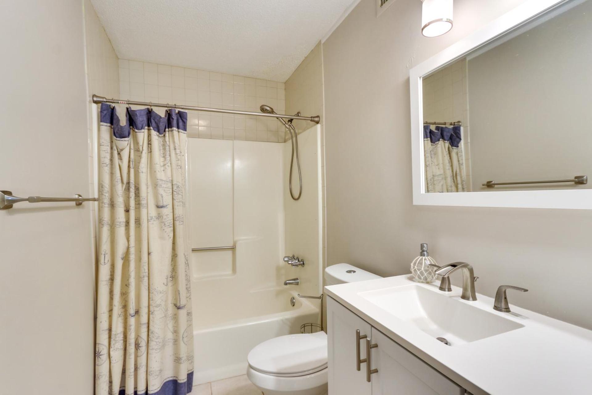 Pools, Beach Access South Carolina Retreat!