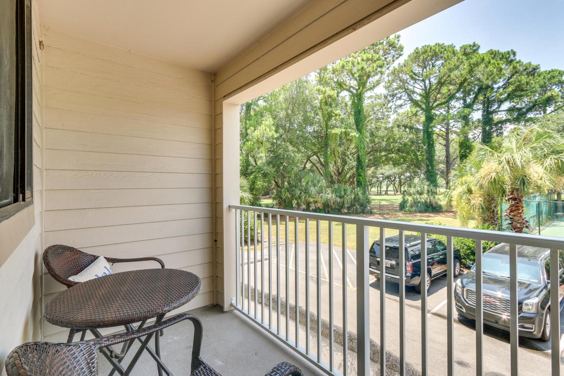 Pools, Beach Access South Carolina Retreat!