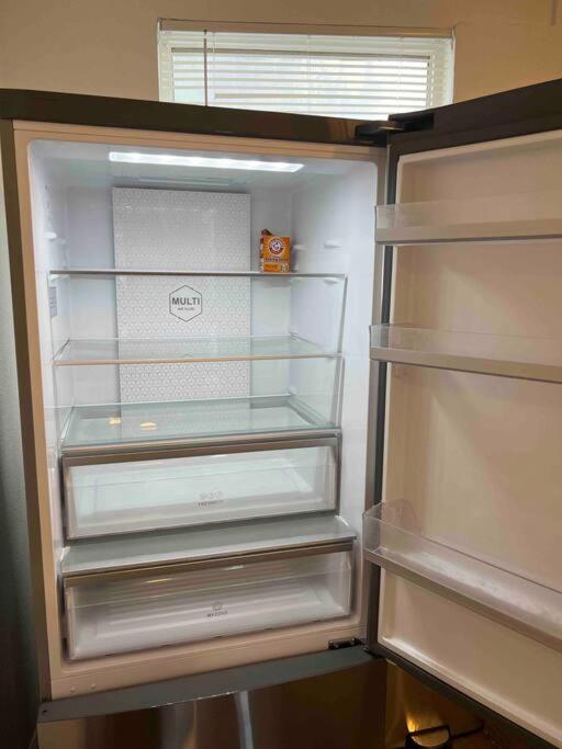 Lovely historic apt near Amelia Arena + Hyde Park