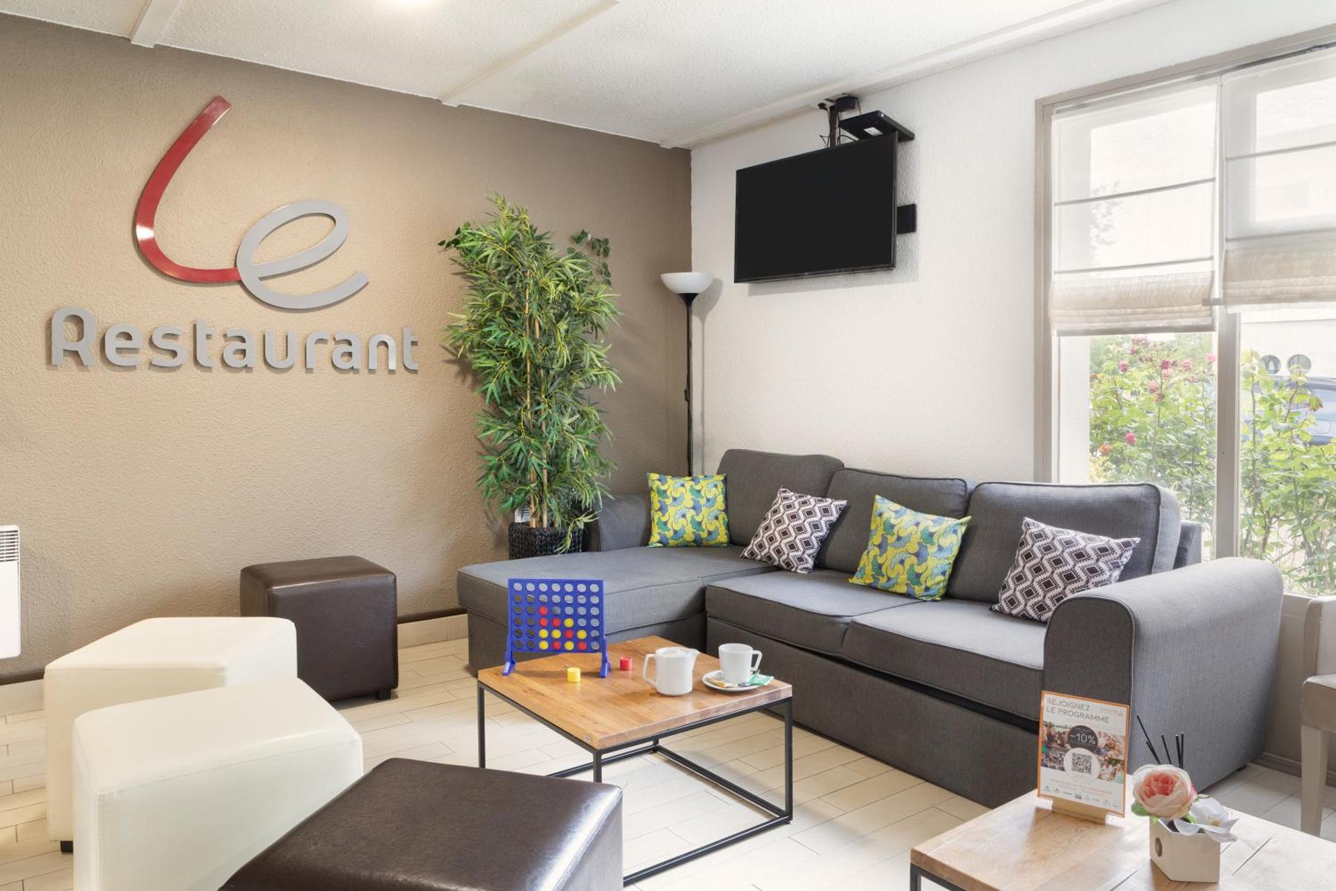 Communal lounge/ TV room