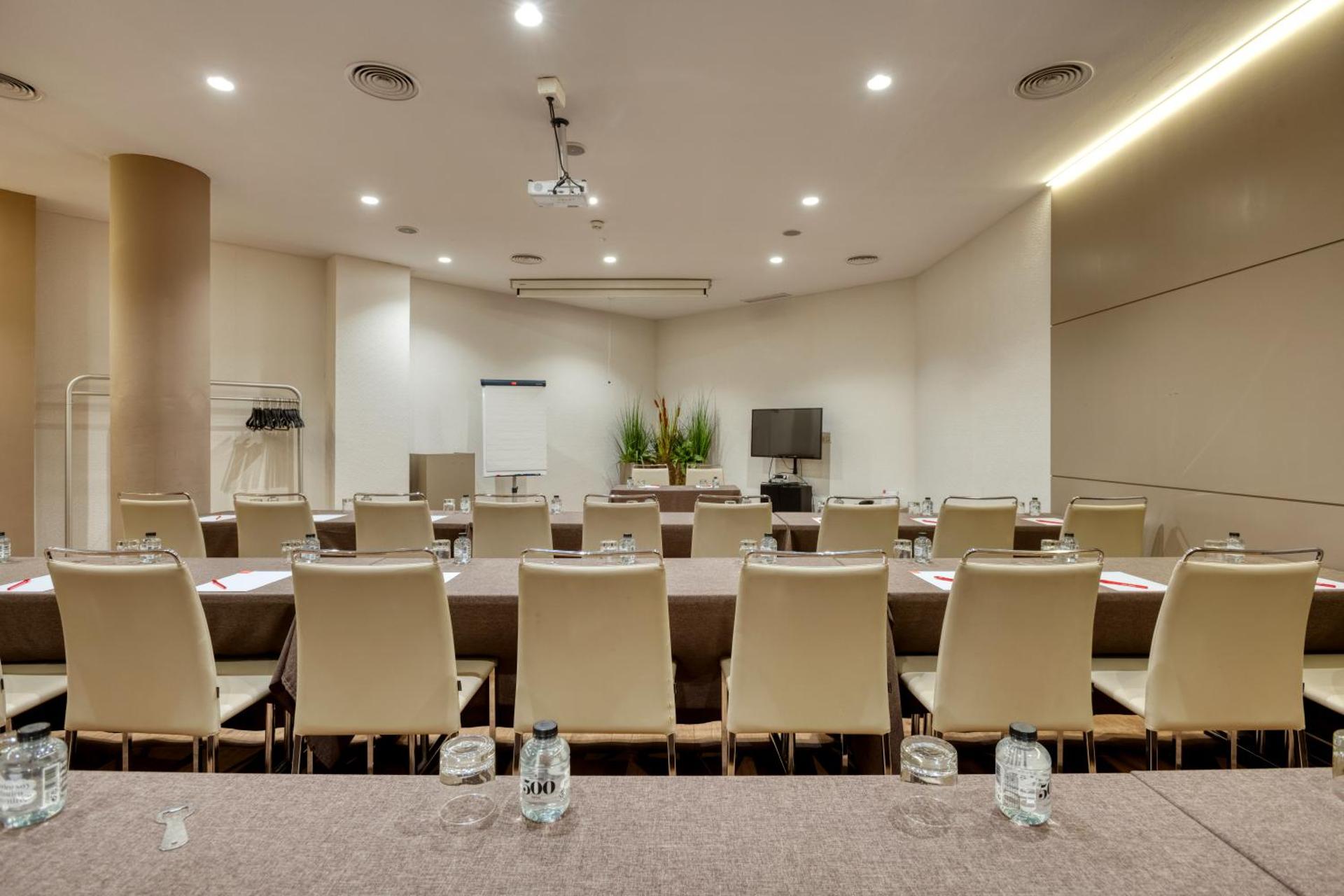 Meeting/conference room
