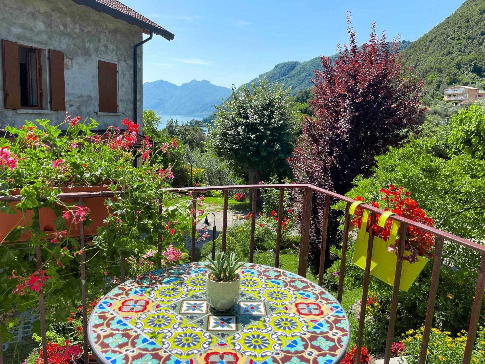 Breva, Loft tra gli ulivi ed il lago