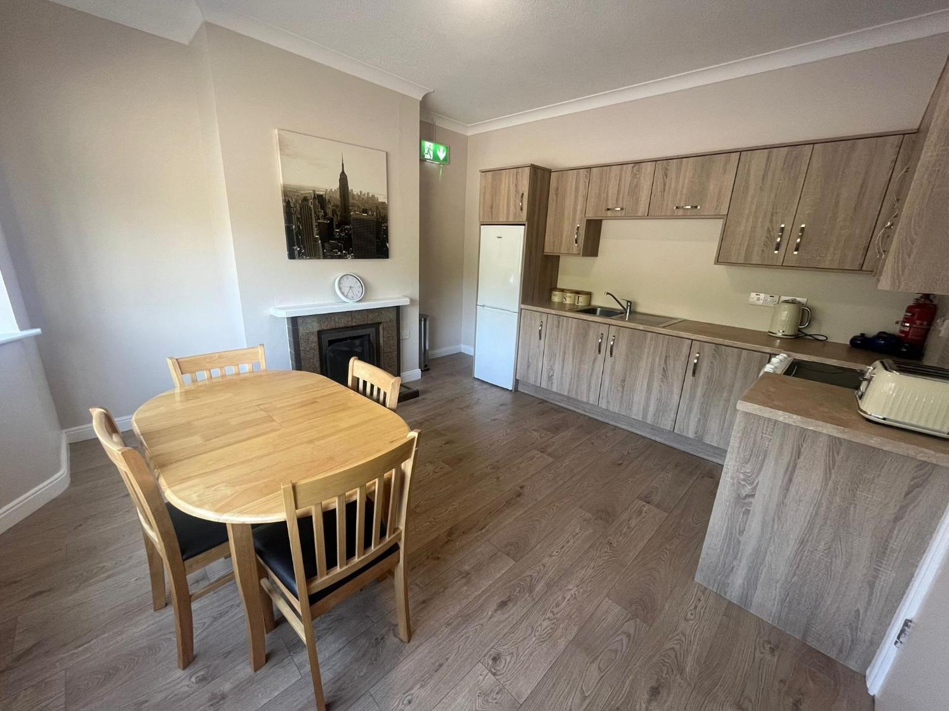 Yeats Lodge Self catering Apartment and Bar