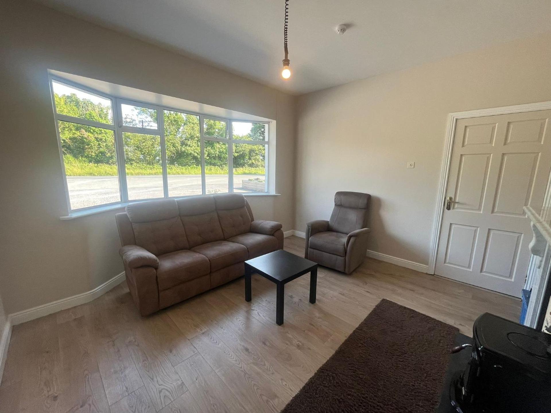 Yeats Lodge Self catering Apartment and Bar