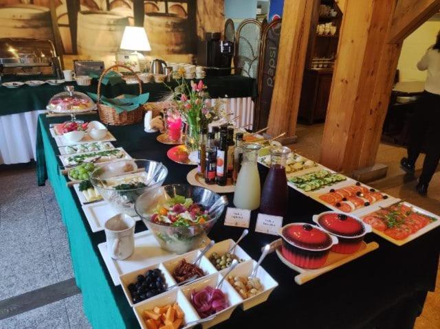 Restaurant/places to eat