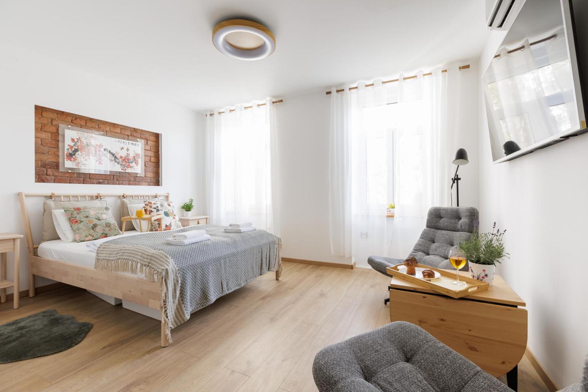 Cozy&Quiet, free parking, 10min to main square