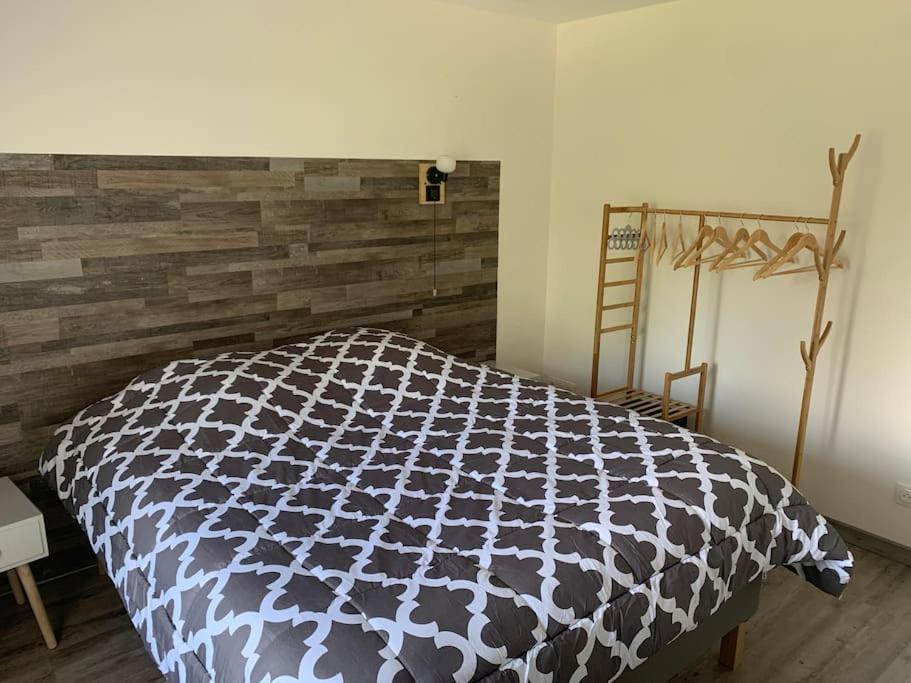 **** Appartement T2 - 2+2. Entièrement NEUF.