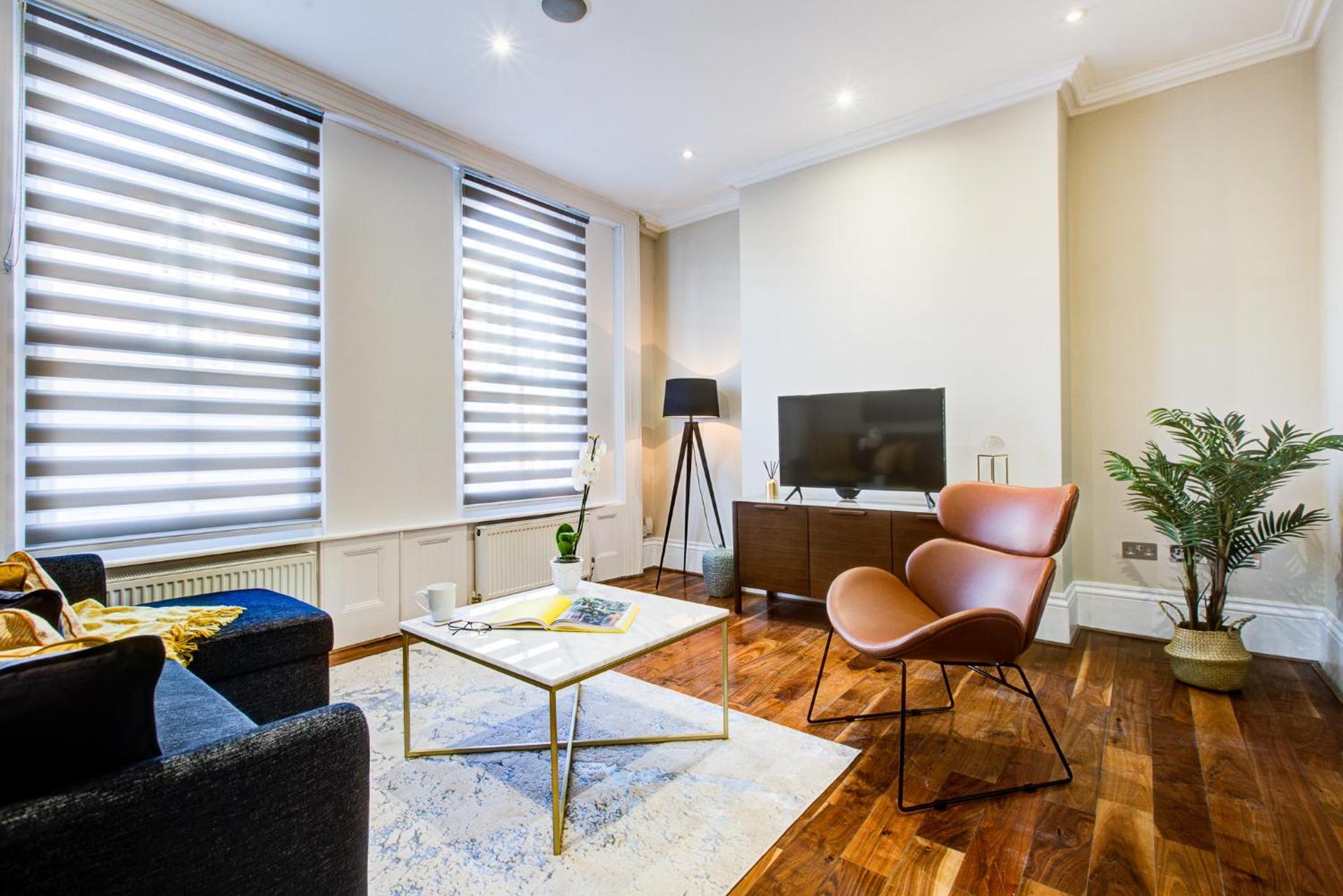 Communal lounge/ TV room