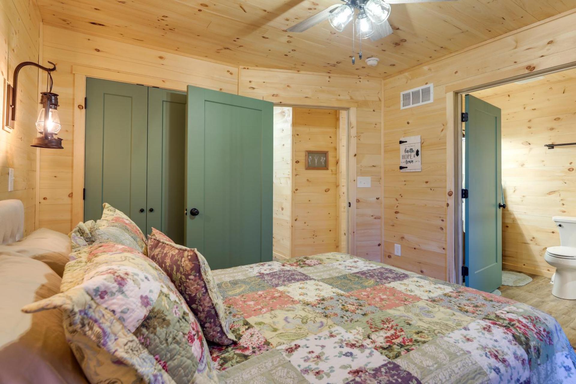 Serene Kentucky Cabin with Fireplace and Fire Pit!