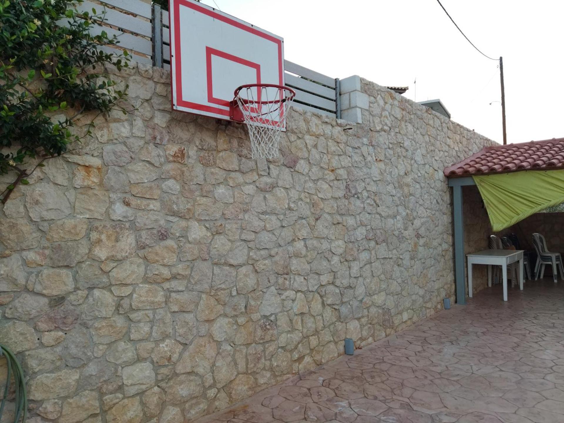 ''Shinohori'' Olive-Tree Apartment