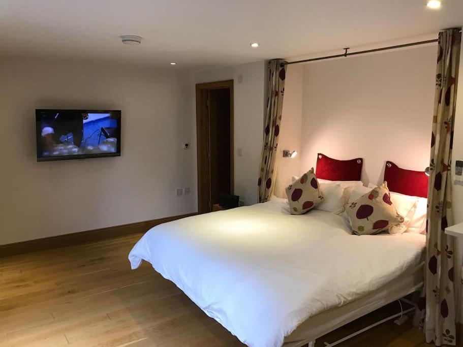 Fantastic Cotswolds hideaway Cleeve Hill