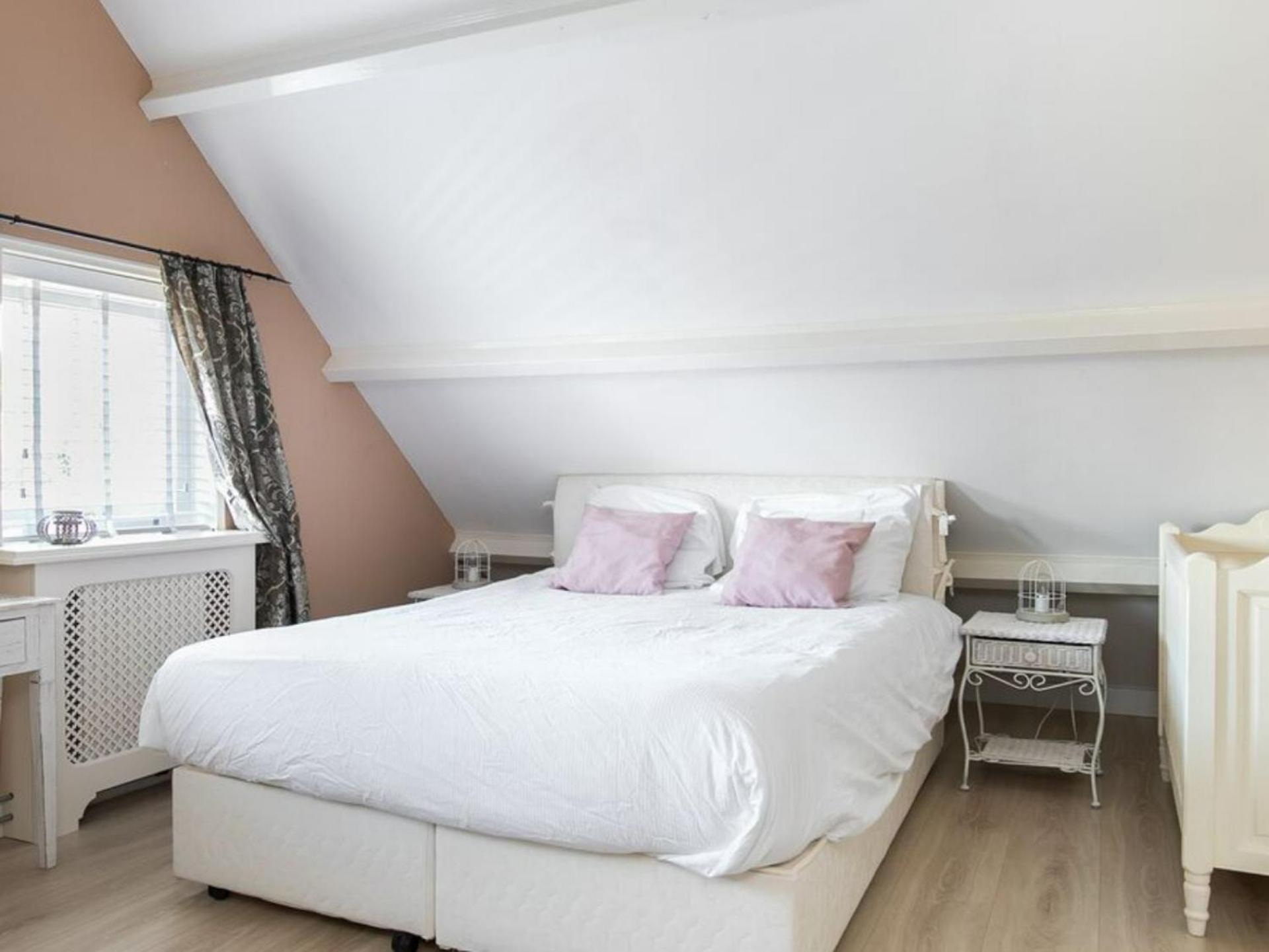 Gemütliches Ferienhaus mit beheiztem Pool, Garten und überdachter Terrasse