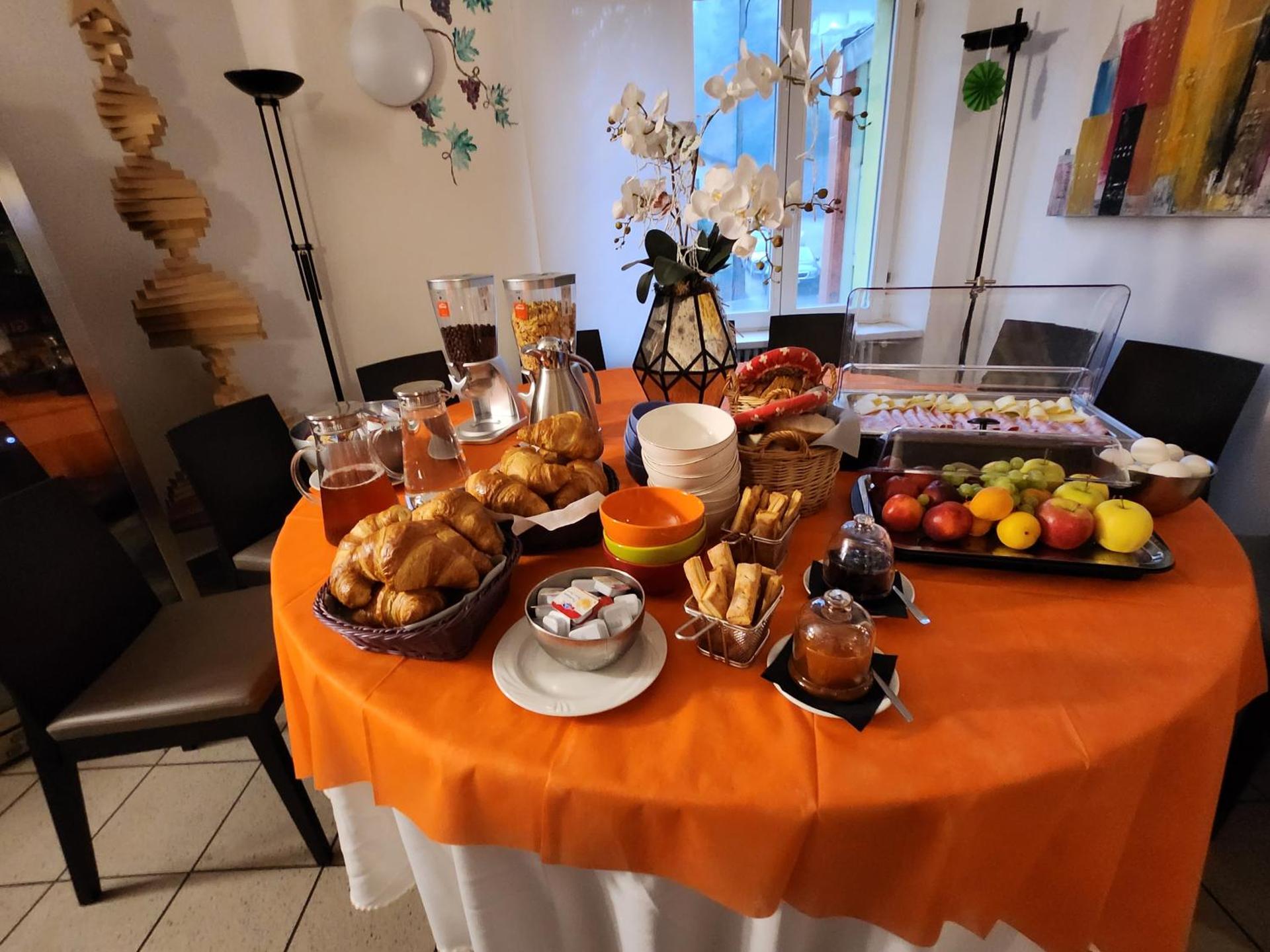 Hotel Ristorante Camoghe