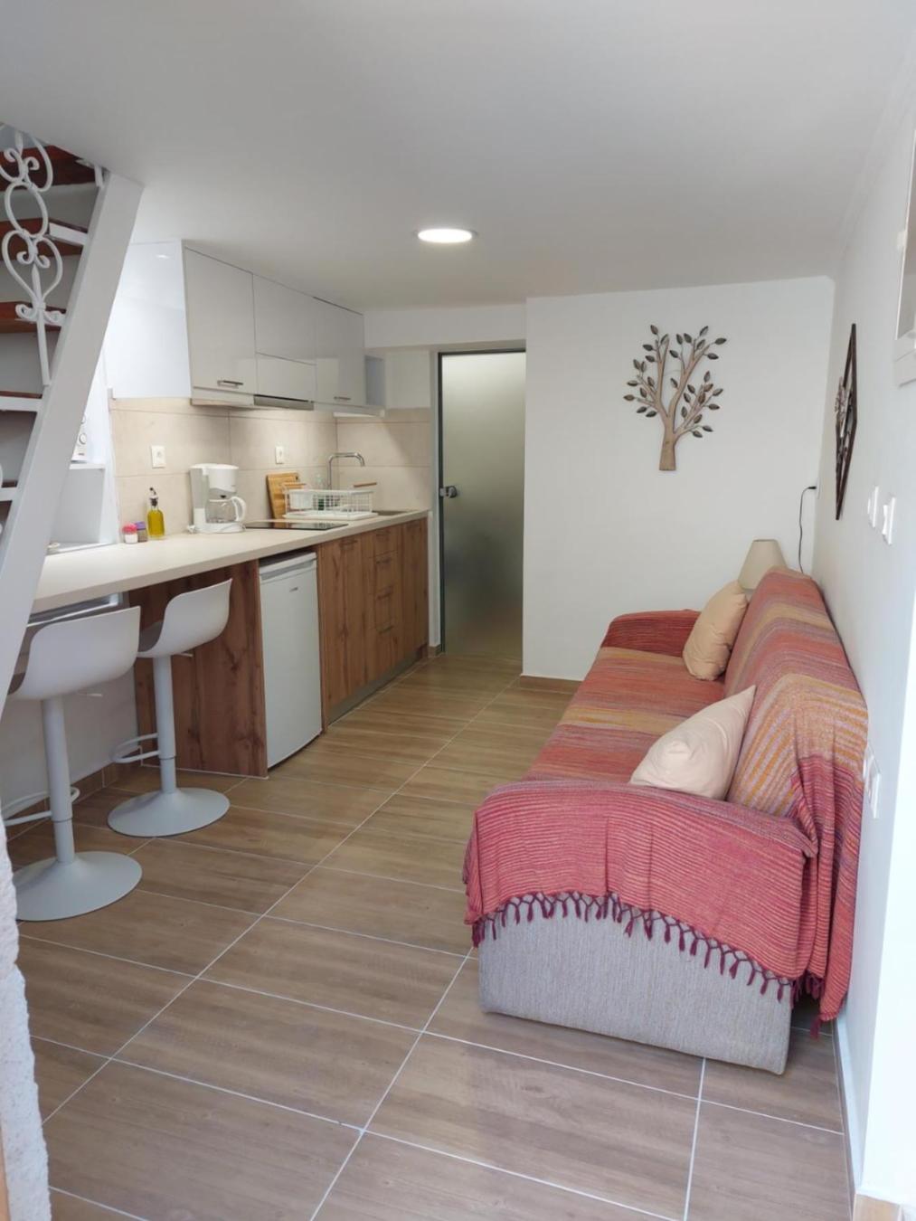 Evans House II One Bedroom Maisonette