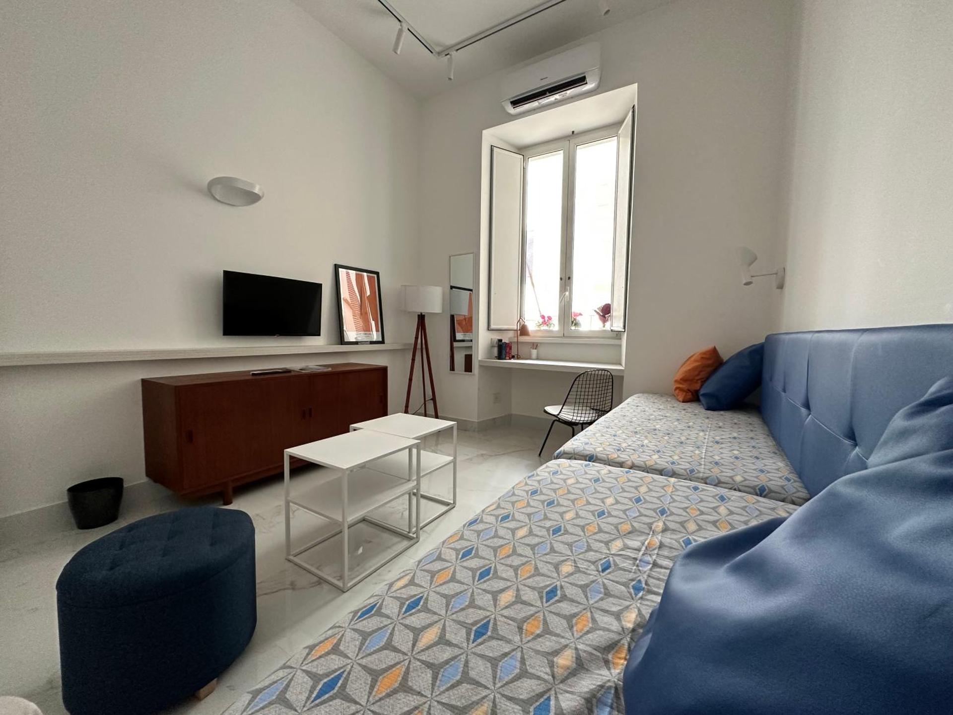 Communal lounge/ TV room