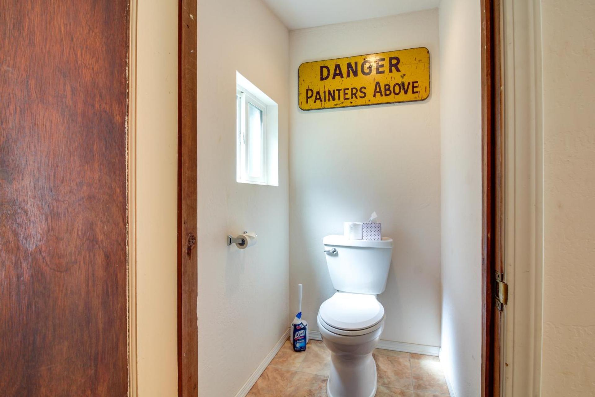 Rustic Bandon Log Cabin on 5 Acres of Woodlands!