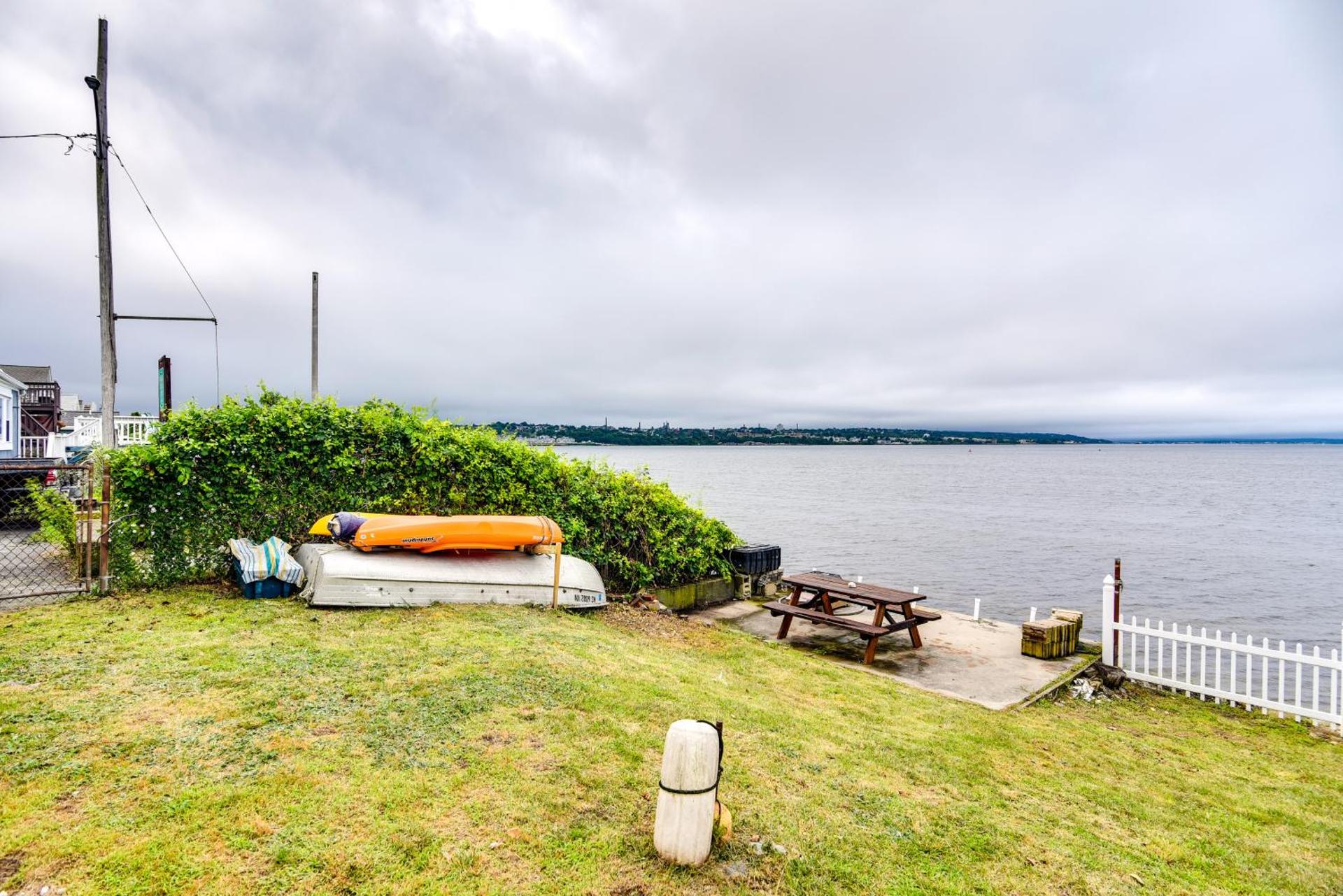 Massachusetts Vacation Rental 5 Mi to Fall River