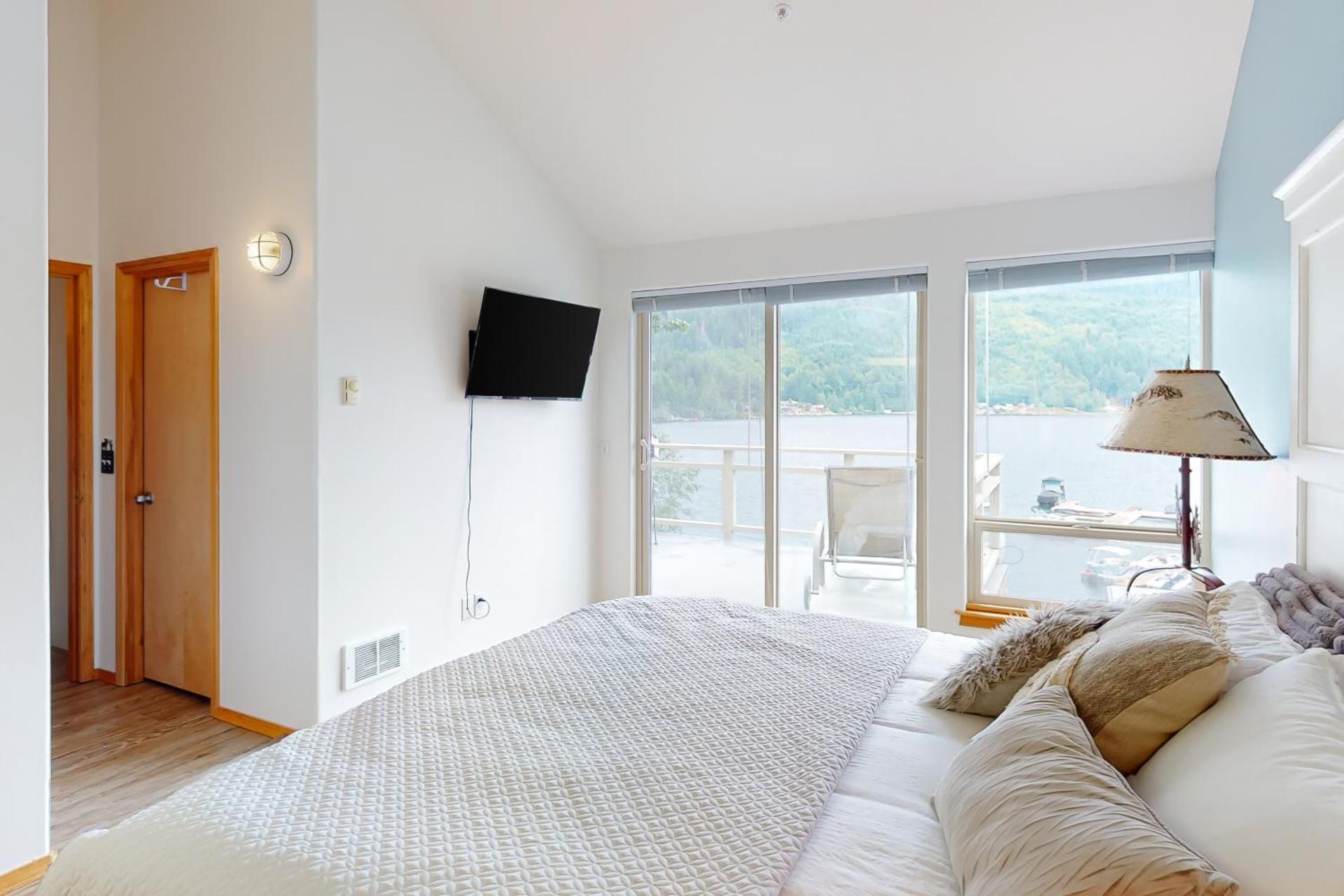 Lake Sutherland Retreat