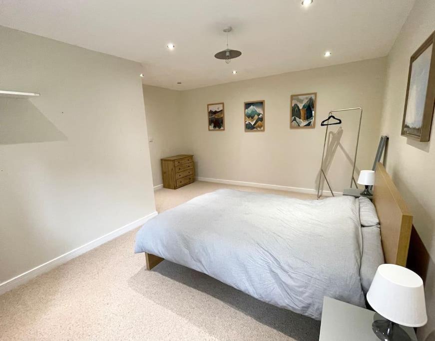 Modern and cosy 4 bedroom home in the Mendip Hills, North Somerset