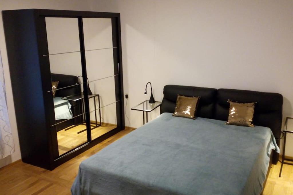 ZAGREB Botanical Garden Budget Apartment