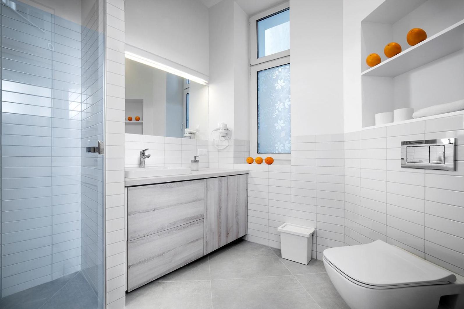 Apartment (3 Adults)