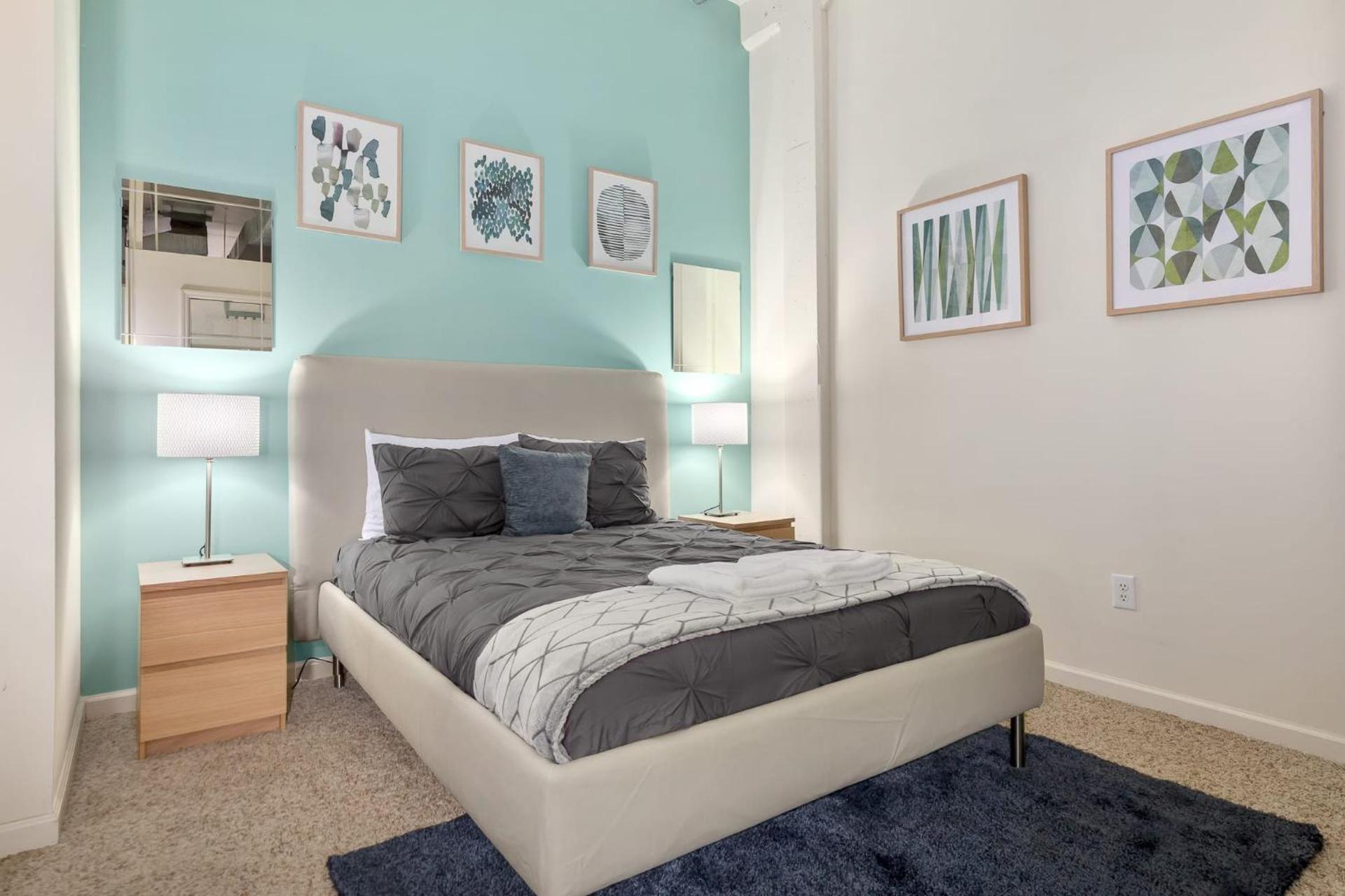 Trifecta 2BR Modern & Spacious Superhost