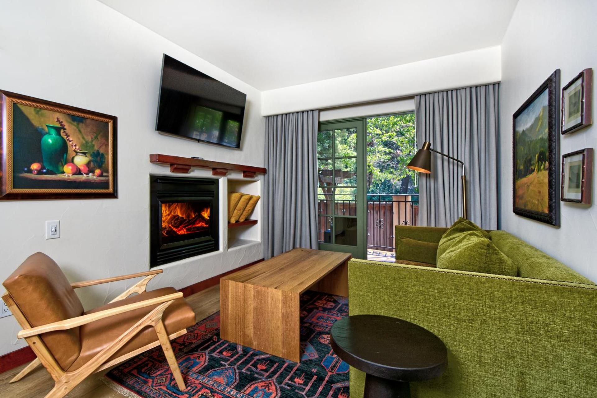 Communal lounge/ TV room