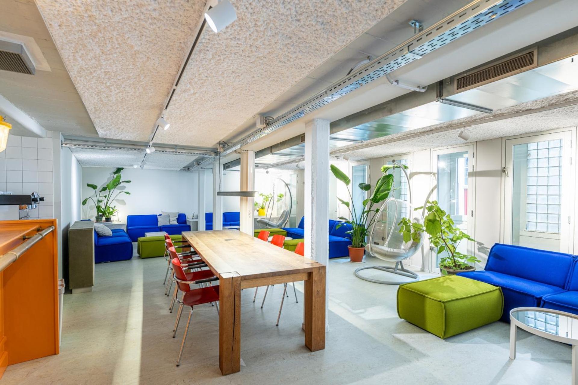 Communal lounge/ TV room