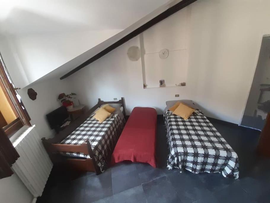 Monolocale piano alto luminoso pochi minuti metro rossa Milano