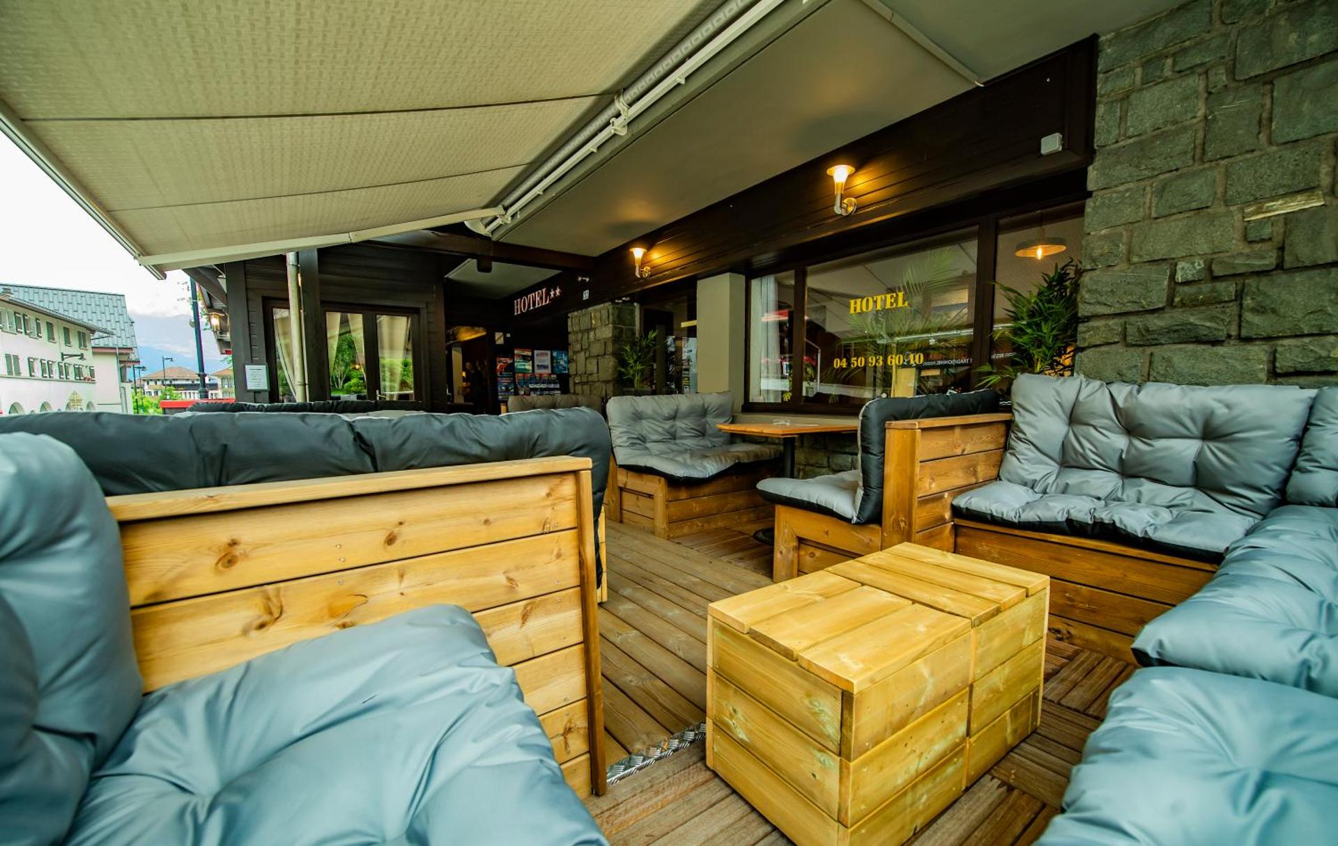 Hotel La Chaumière à 100 m du télécabine et de la gare