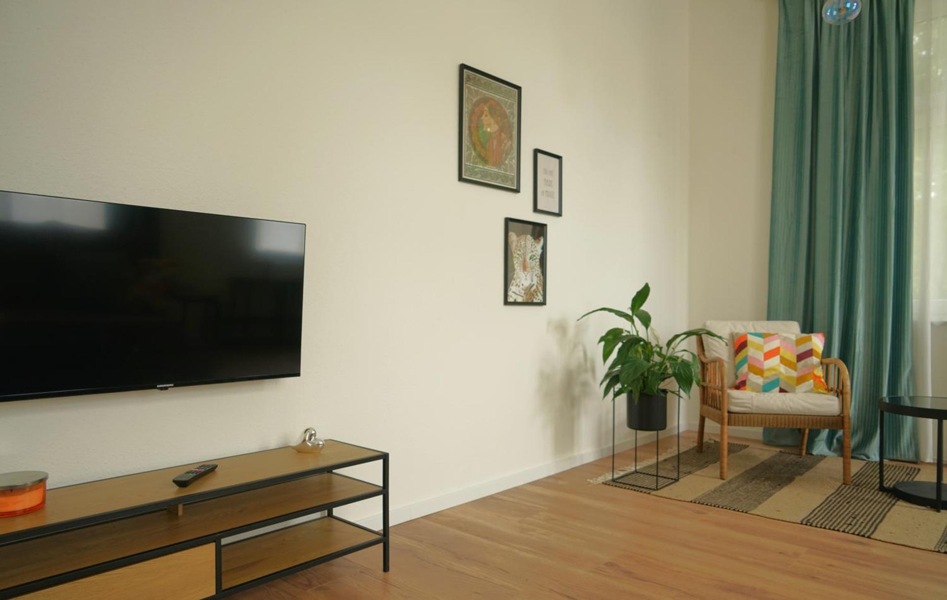 Communal lounge/ TV room