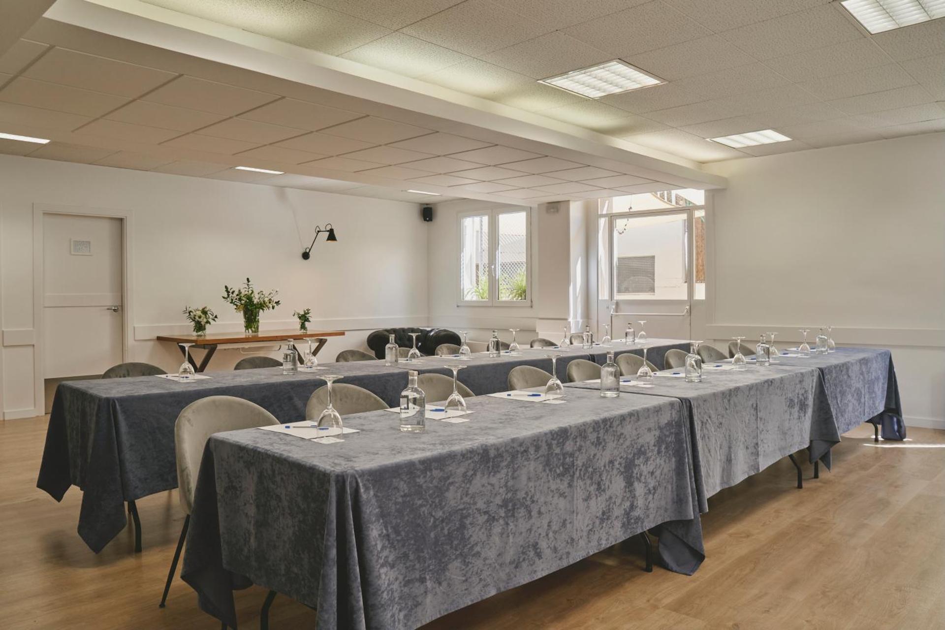 Meeting/conference room