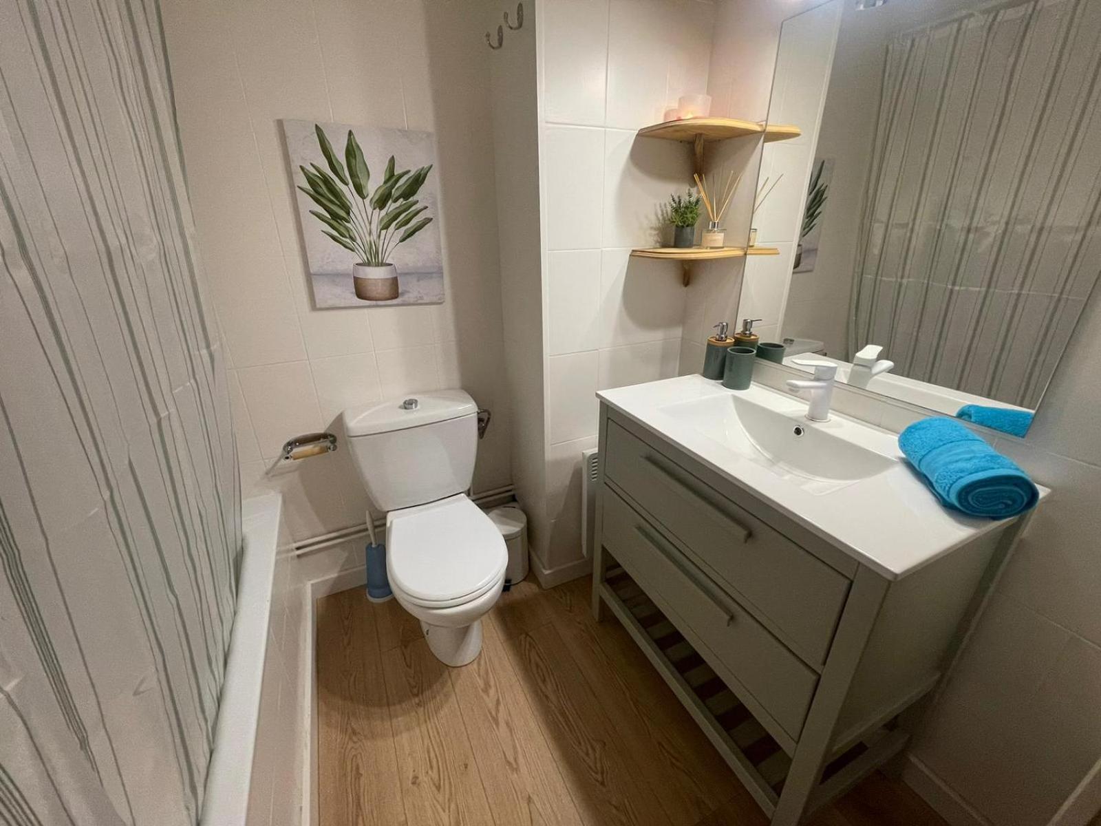 Preciosa casa con jardín y piscina