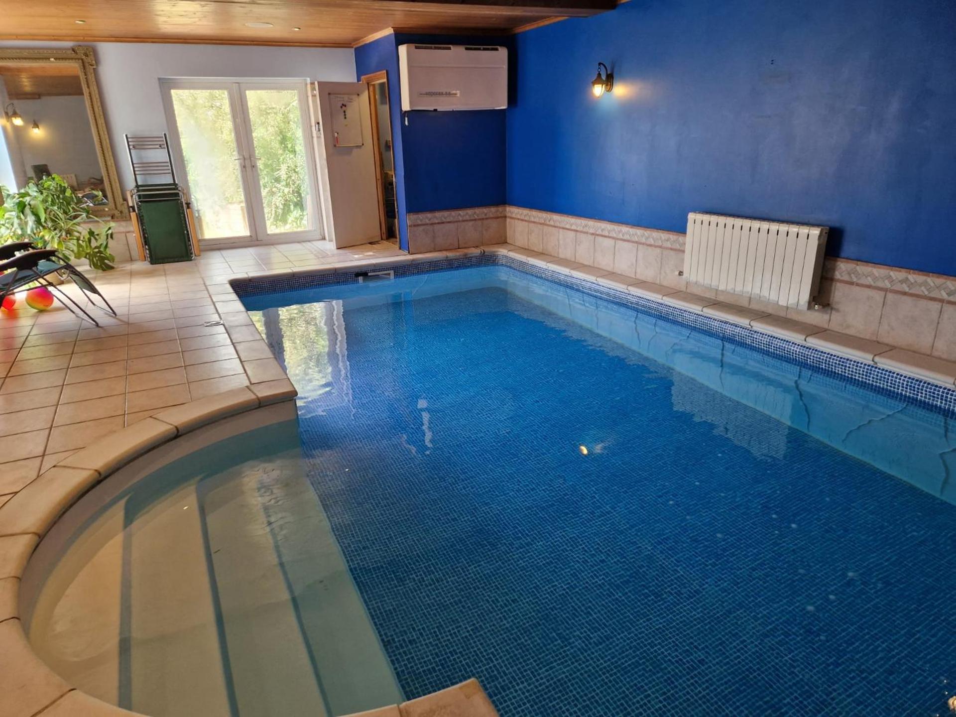 Lamack Vale House, Tenby, 5 Bedrooms with Private Heated Indoor Swimming Pool & Parking
