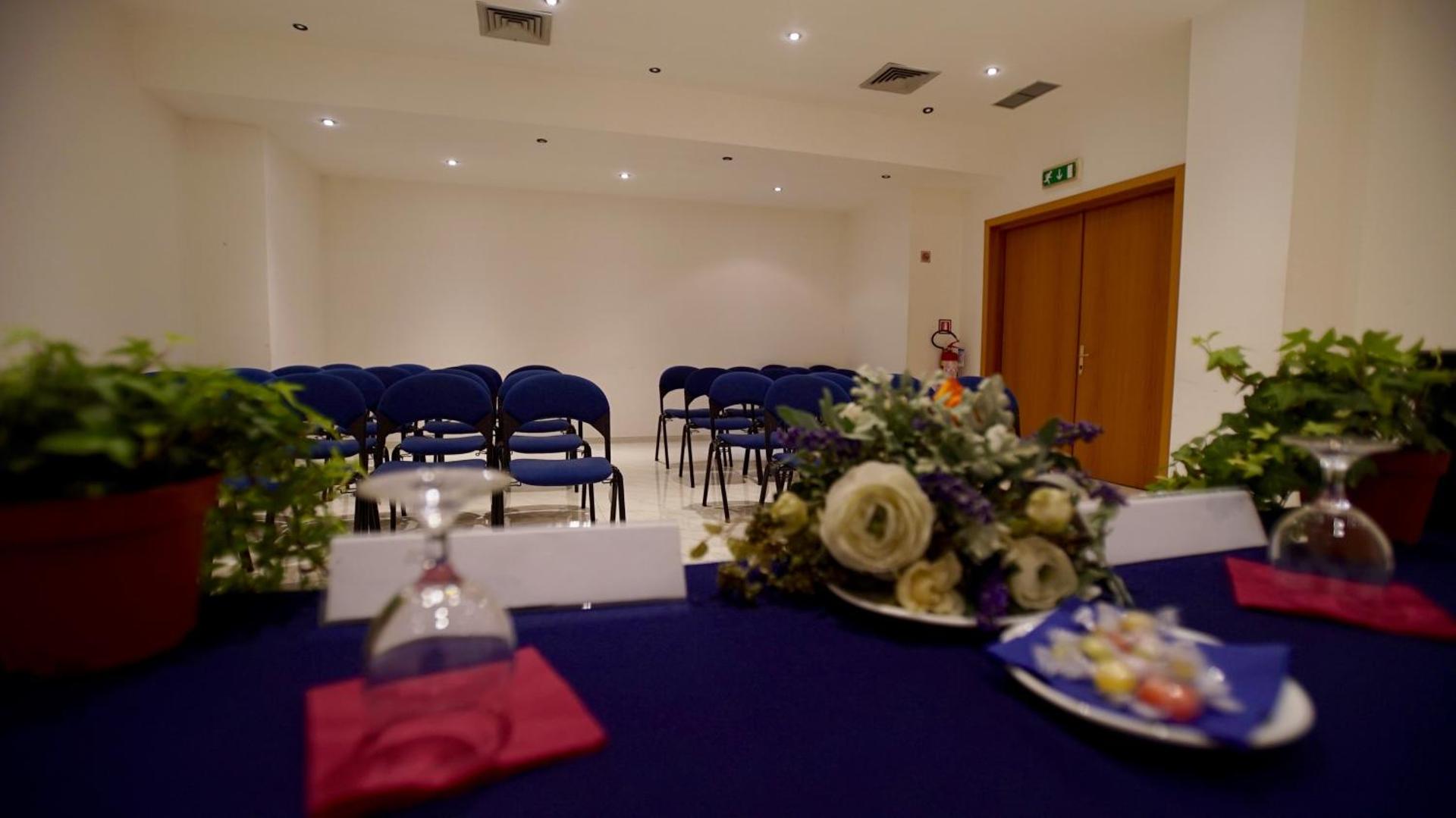 Meeting/conference room