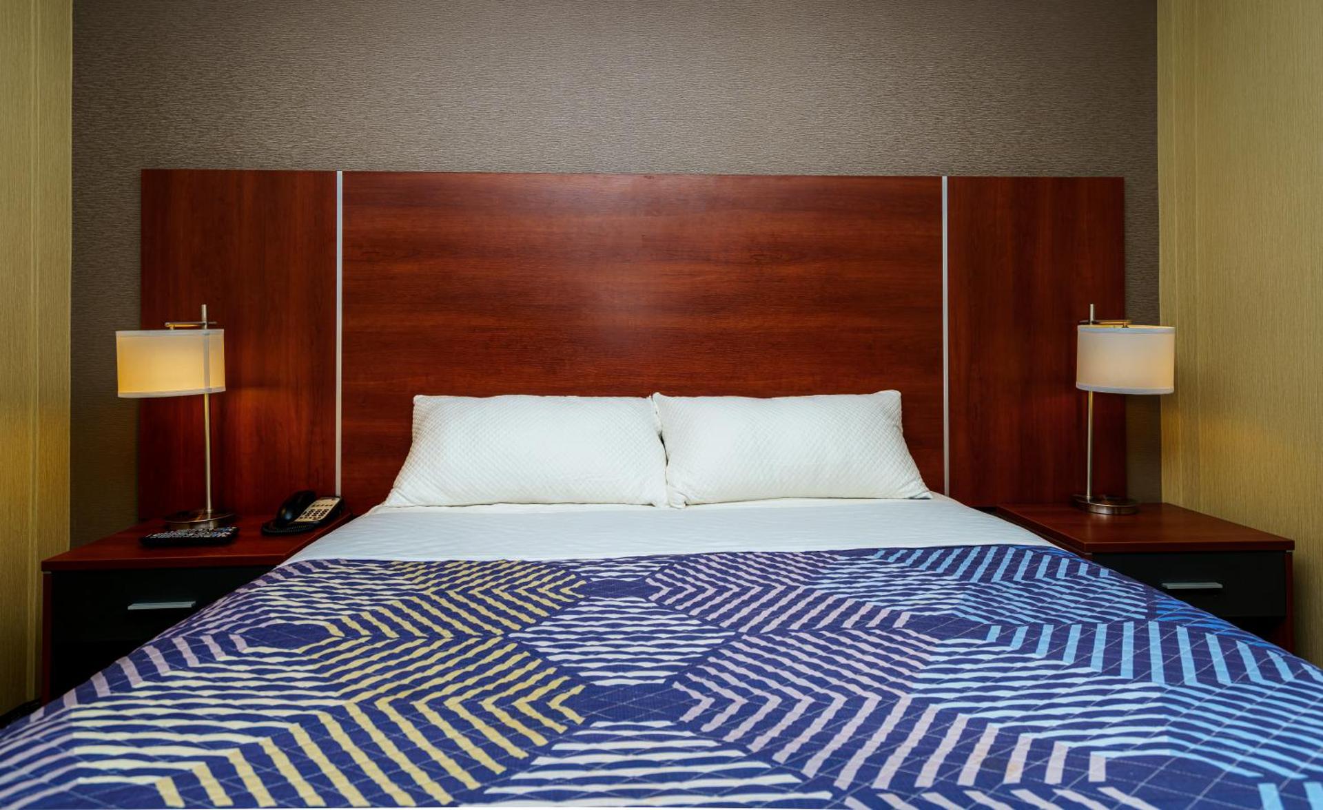 Sky Hotel Flushing/Laguardia Airport