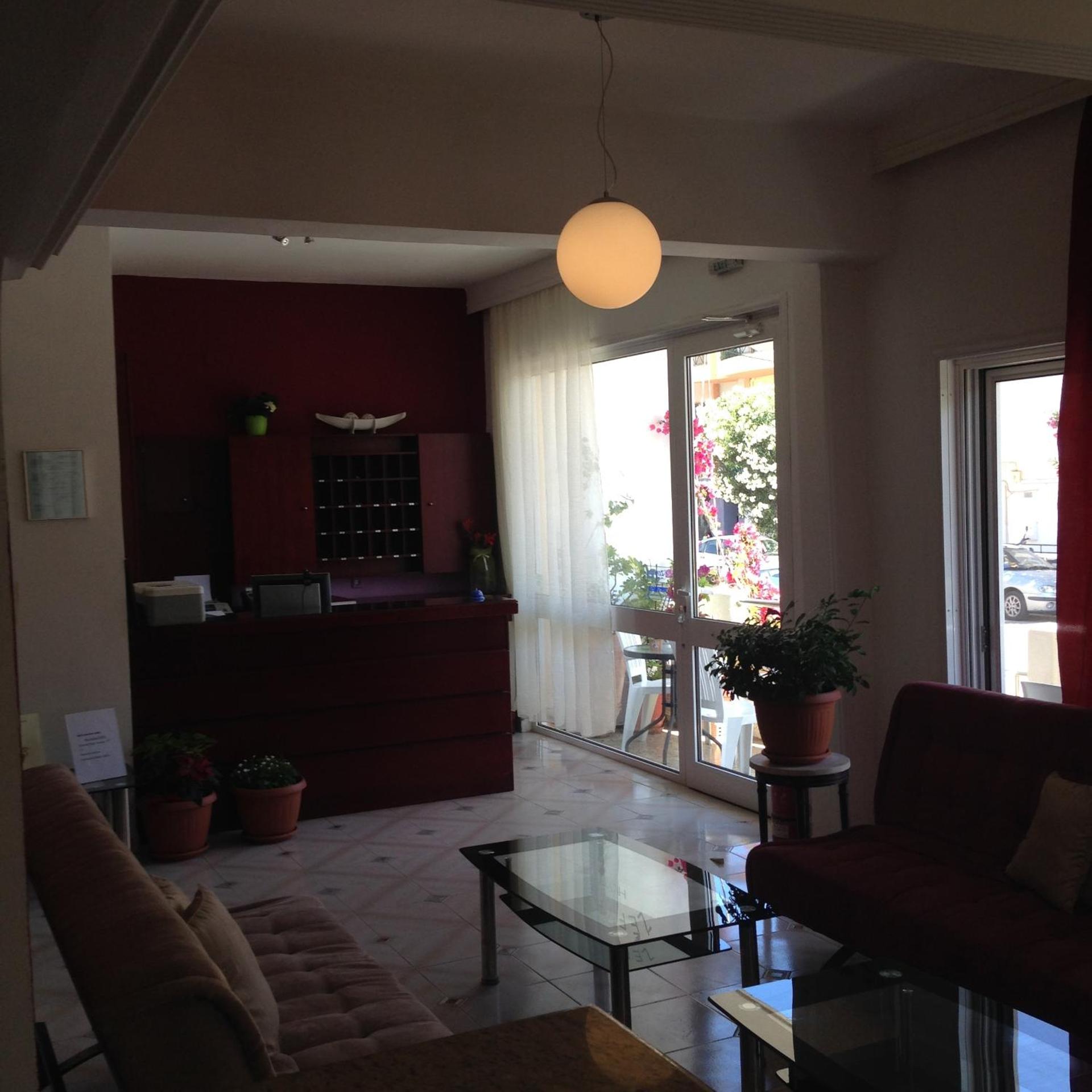 Communal lounge/ TV room